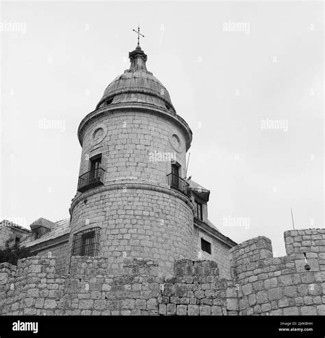 Castillo De Simancas Construido En El Sillo Xv Y Restaurante En 1584