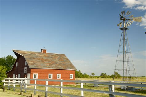Nebraska Barn And Windmill Old Barns House Styles Windmill