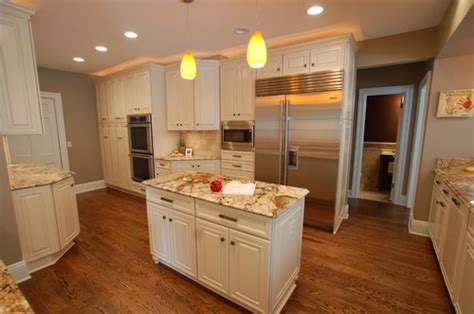 Kitchens look clean and pristine with beautiful brilliant white cabinets. Cream cabinets, greige walls, white trim | My Dream Stuff ...