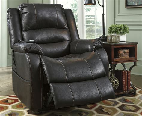 04/14/21, sofa and 1 accent chair was delivered. Ashley Signature Yandel 10900 Lift Chair Black