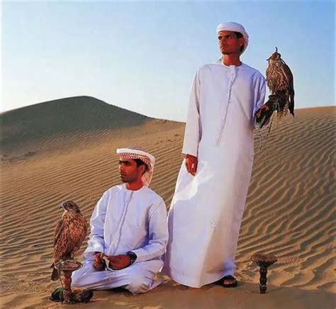 如何通过服饰来辨别海湾地区的阿拉伯人！原来穿白袍不都是迪拜人