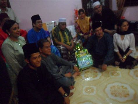 1, jalan haji salim, pekan parit yaani, johor, parit yaani, 83710 yong peng, johor, malaysia coordinate: Parlimen Parit Sulong: 2012-08-05