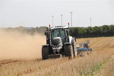 Dossier 200 à 300 Ch Des Tracteurs Multi Usages Trouver Le Gabarit