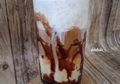 Resep Iced Caffè Mocha oleh Devalesha Kitchen Cookpad