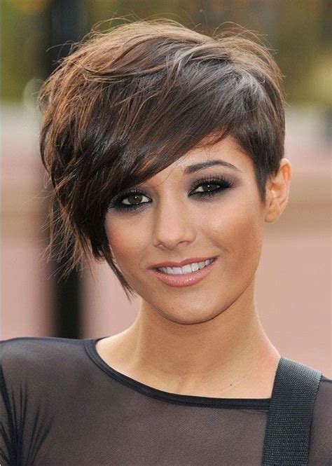 Look Great With These Short Hairstyles For Thick Hair Page Mmm