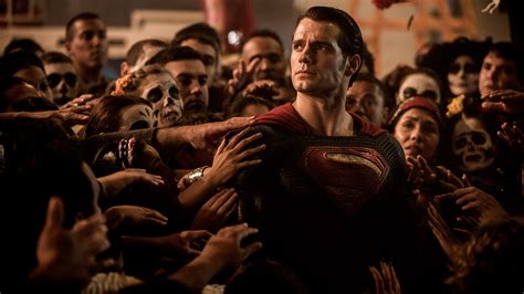 Henry Cavill Officially Announces His Return As Superman