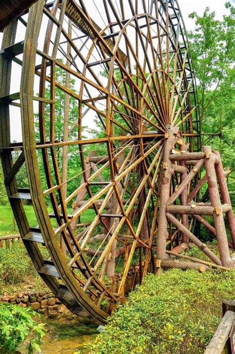 Chinese Watermill Stock Foto Image Of Bijtend Aziatisch 54991810