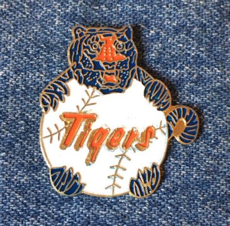 Detroit Tigers Lapel Pin Mlb Tigers On Baseball Ebay
