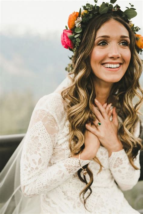 We have picked the most flattering boho hairstyles for you to try. 21 Inspiring Boho Bridal Hairstyles Ideas to Steal