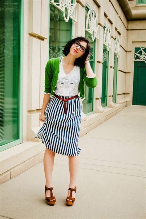 40 nerdy chic work outfit ideas style striped skirt outfit fashion