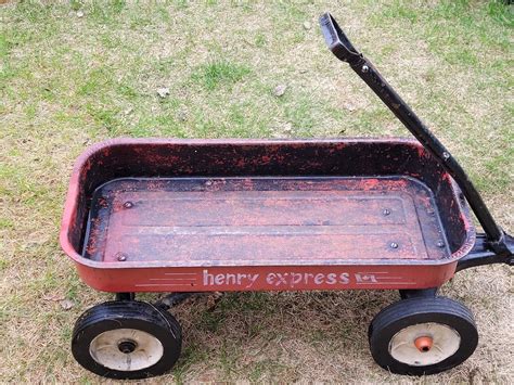 Vintage Canadian Henry Express Red Wagon