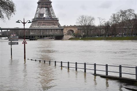 The Rain In The Seine Isnt Going Down The Drain River Floods In Paris