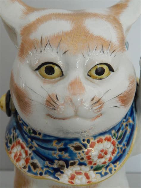 Antique Good Quality Meiji Japanese Porcelain Maneki Neko Lucky Cat