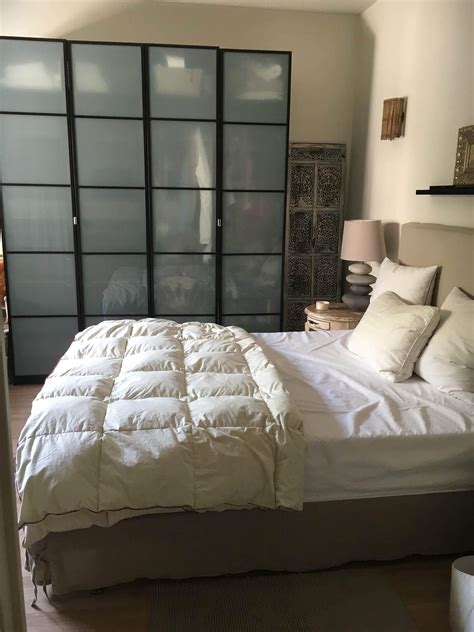 Latex mattresses are among the most popular types of mattress because of their durability and comfort. Reasons Behind Growing Popularity Of Latex Mattress ...
