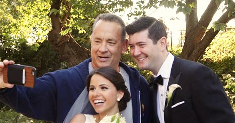 Tom Hanks Surprises Couple Taking Wedding Photos In Central Park Cbs News