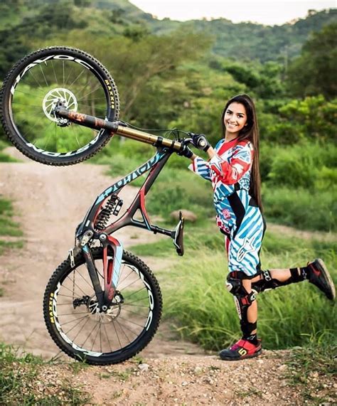 😍tag A Girl Rider💕😍 ️crédit Mountain Bike Girls Mountain Biking