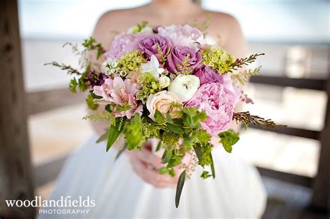I was told at the time that is about the average for the wedding day flowers (wedding, reception, rooms). A Country Rose Tallahassee Florist: How much will my ...