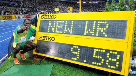 Usain Bolt Record Speed Usain Bolt Breaks 200m World Record At