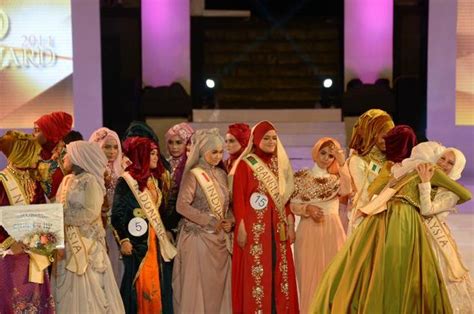 Tunisian Wins Muslim Beauty Pageant Calls For Free Palestine Daily Mail Online