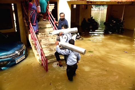 Bengalurunational Disaster Response Force Ndrf During An Evacuation