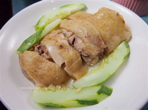 Recipe with step by step photos for hainanese chicken rice and soup. Nasi ayam hainan, ipoh chicken rice, hainanese chicken ...