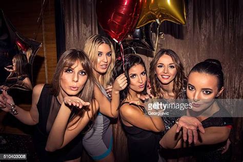 Girls Kissing At Party Stock Fotos Und Bilder Getty Images