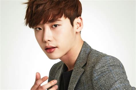 It aired on sbs from november 27 to december 4, 2018, and is available on. Lee Jong Suk protagonizará su primera comedia romántica ...