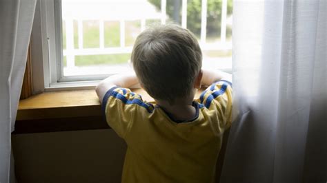 Partir De Quel Ge Peut On Laisser Son Enfant Sans Surveillance
