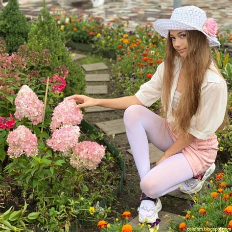 Celebridades Femeninas Oficial Anfisa Siberia Belleza Incipiente