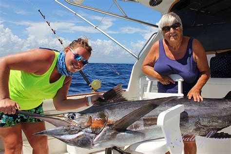 You never know what the weather is going to do out on the ocean, so it's best to be prepared with warm layered clothes and light rain. Fishing, Women and Blue Marlin | Deep sea fishing charters ...