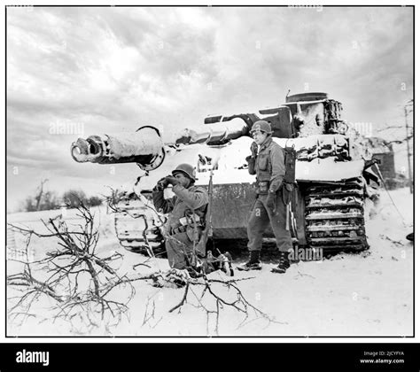 Ww2 German Tiger Tank Black And White Stock Photos And Images Alamy