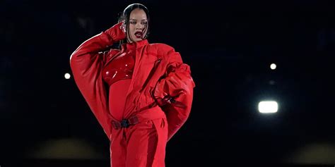 Rihanna Reveals Shes Pregnant At Super Bowl Halftime Show The Bat