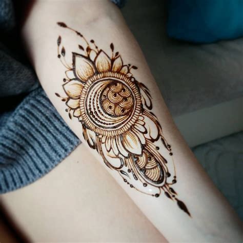 When people get henna tattoos, the obvious question is; Маленький🌕🌗🌑 | Beautiful henna designs, Henna designs ...