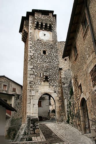 Bianca's dad italian national team @baskonia1959 made in pescara. Il borgo di Fontecchio (Aq) - La leggenda dei cinquanta ...