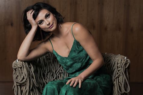 Download Green Dress Actress Brunette Celebrity Morena Baccarin Hd