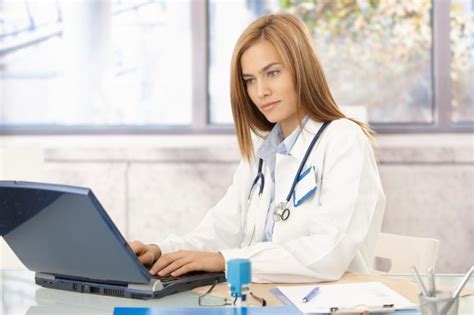 Thyroid cancer symptoms and early signs. What Are the Signs and Symptoms of Thyroid Cancer?