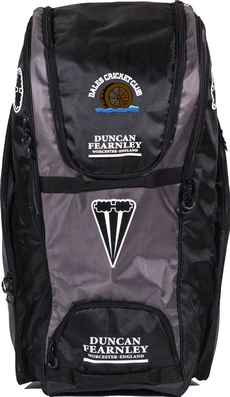 Dales Cc Pro Duffle With Club Badge
