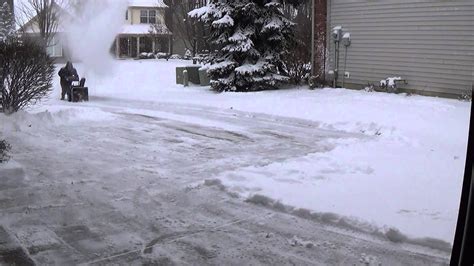Snow Blowing My Driveway Part 2 Youtube