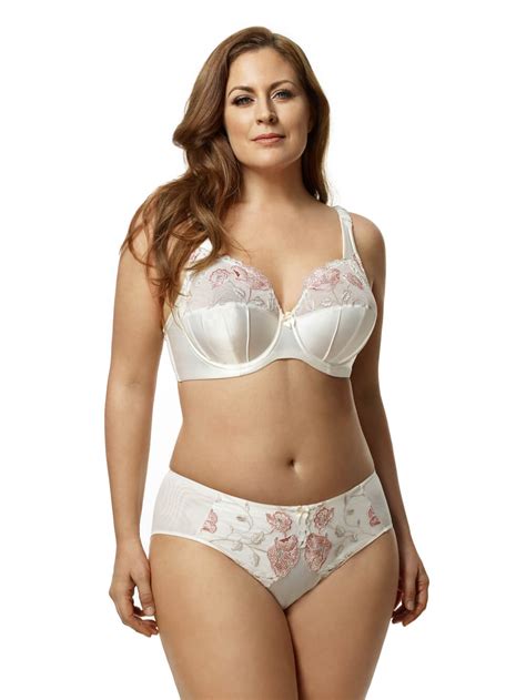 The Best Bra Brands For Full Bust Plus Sized Women