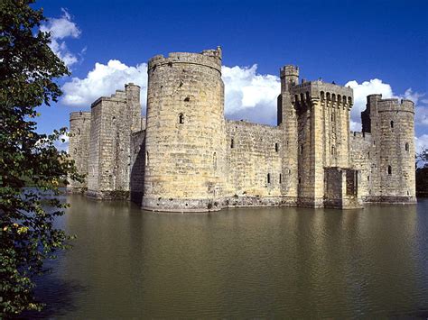 Bodiam Castle And Moat Castles Graphy Moats England Hd Wallpaper