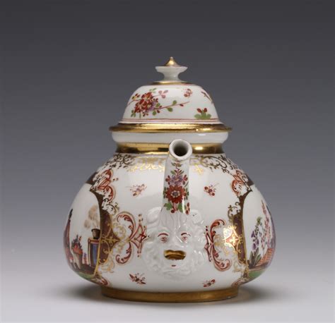 An Early Meissen Chinoiserie Teapot And Cover Rare Ceramics