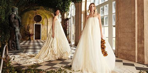 Full of fresh and modern ideas, the danielle frankel spring 2020 wedding dress collection continues to push the envelope of traditional design. Fairy Tale Reinvented: Wedding Dress Designer Danielle ...