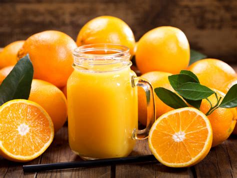 Wash oranges well and peel the rind. 2 Ways To Make Fresh Orange Juice | Organic Facts