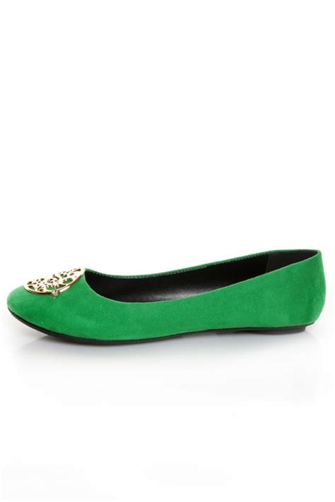 City Classified Quant Kelly Green Medallion Ballet Flats 1800