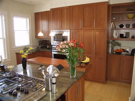 Some degreasers have a nice smell, some may leave residue, especially cheaper products, and when you're going to paint a cabinet, you don't want residue. Degreasing Kitchen Cabinets - Beck and Call Cleaning Services