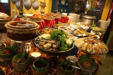 Plaatsen in de omgeving (in km). 7 Tempat Makan Terkemuka di Kuala Lumpur Yang Dikenali Ramai