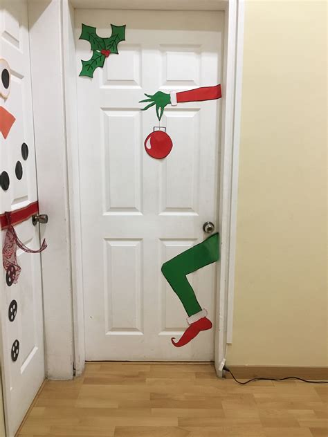 10 Easy Christmas Door Decorating Ideas Decoomo