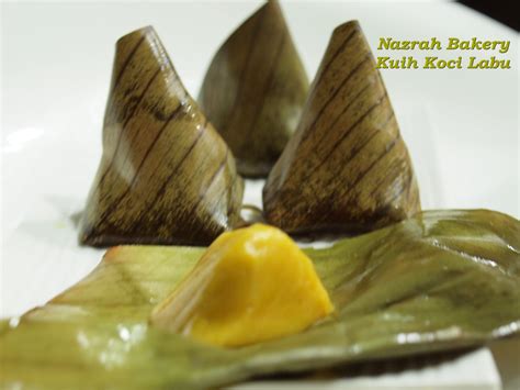 Ini merupakan buku resepi ibu yang tidak di bukukan bagi memudahkan ibu mencari semula. NAZRAH BAKERY: KUIH KOCI LABU