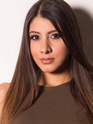 Elsa Galvan Height Weight Size Body Measurements Biography Wiki Age