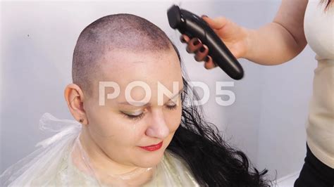 Ultra Orthodox Jewish Women Shave Heads